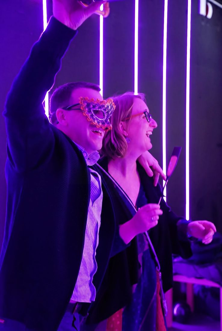Invités qui dansent sur la borne 360°